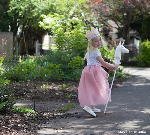 Make A Felt Stick Unicorn For Your Little Princess