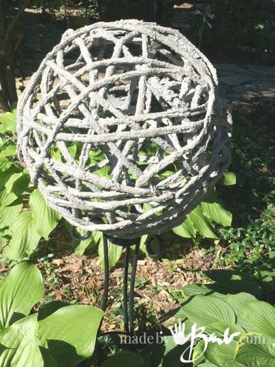 DIY Concrete Garden Orbs Craft 