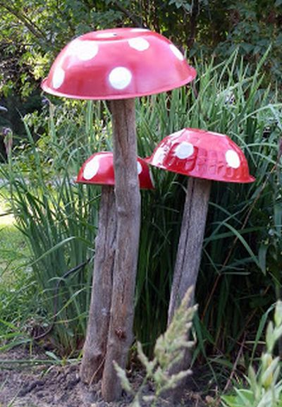 DIY Garden Art Mushrooms Craft Idea