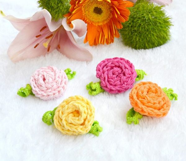 little crochet deco roses