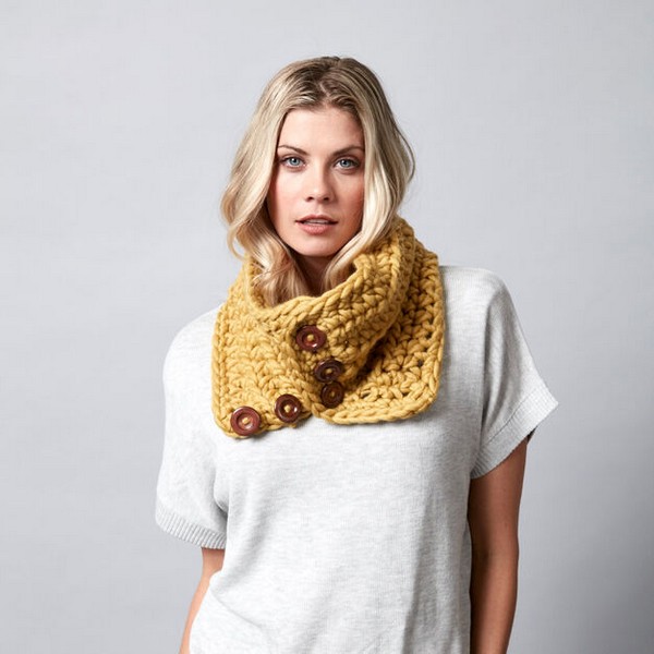 Cool Button Up Crochet Cowl