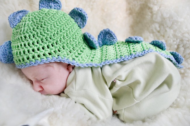 Baby’s Dino Hat With Cape