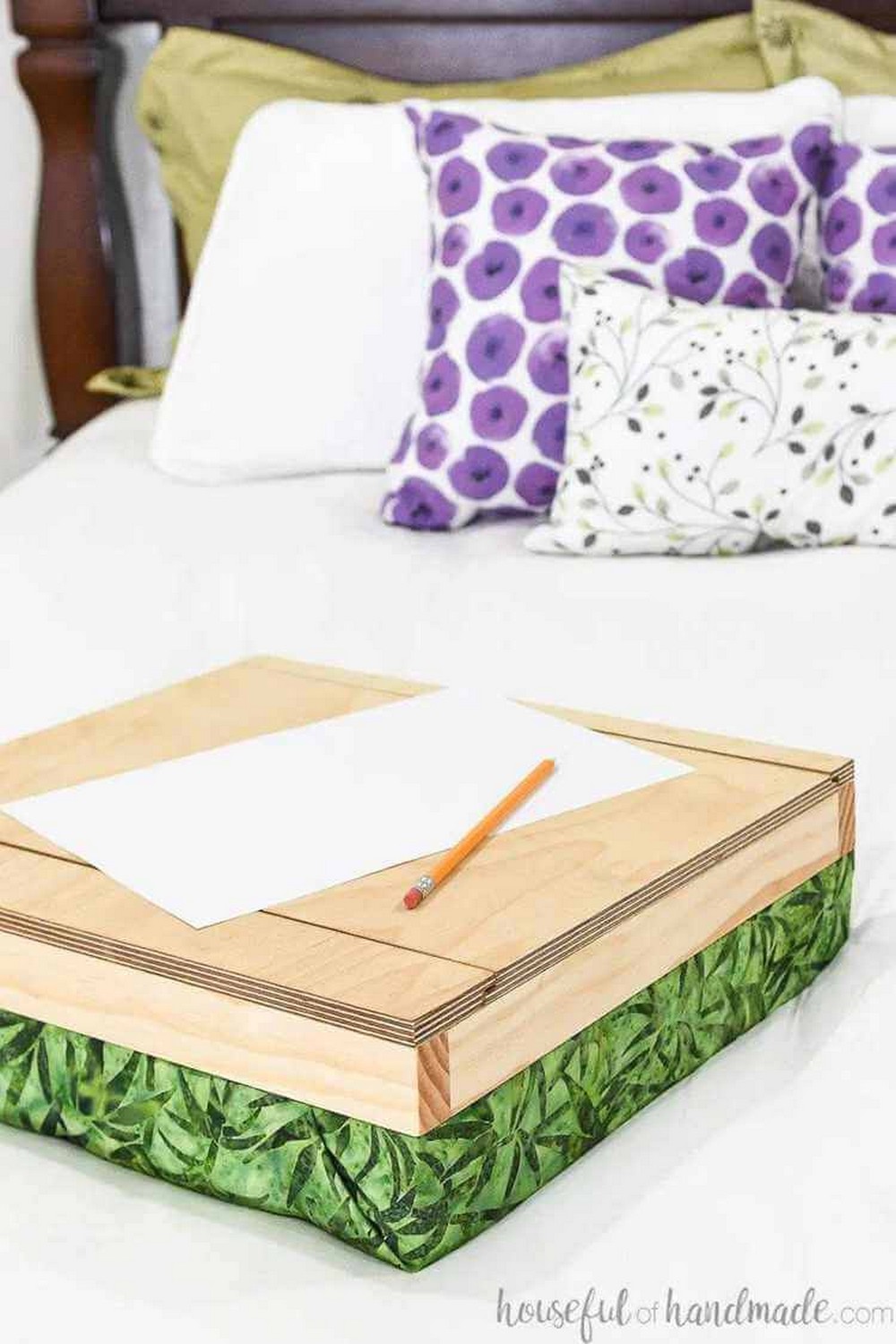 DIY Easy Lap Desk With Storage