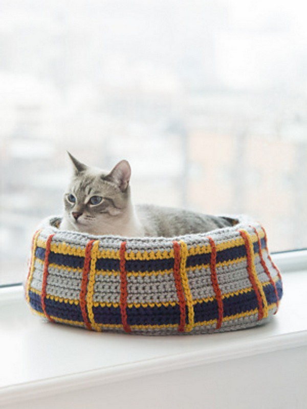 Free Crochet Curl Up Kitty Cat Bed Pattern