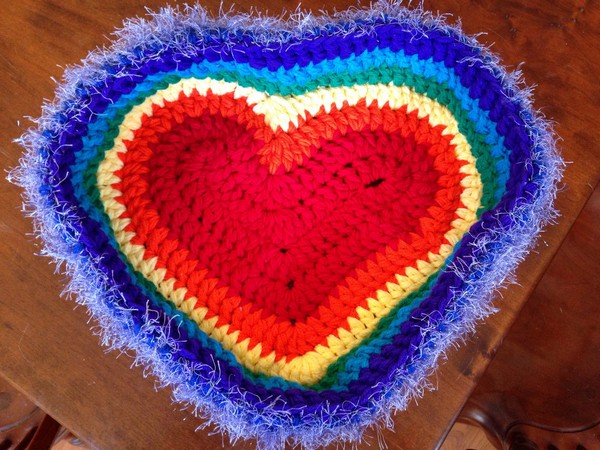 Free Crochet Rainbow Heart Cat Bed Pattern