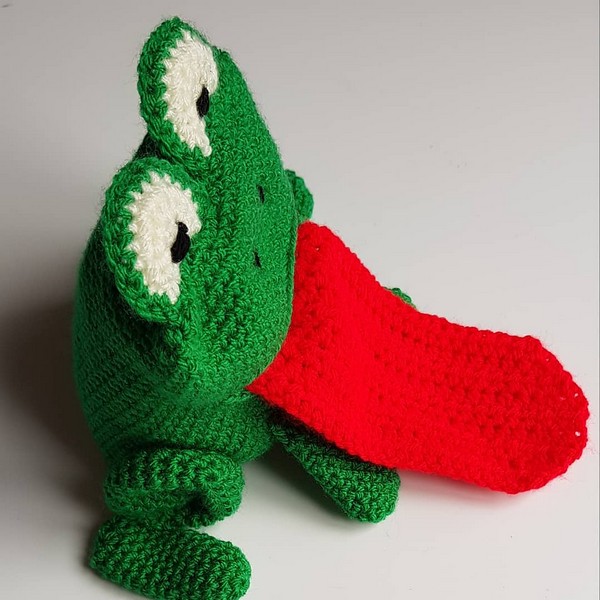 Crochet Frog Scarf Pattern