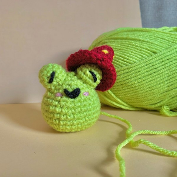 Crochet Wizard Frog Pattern