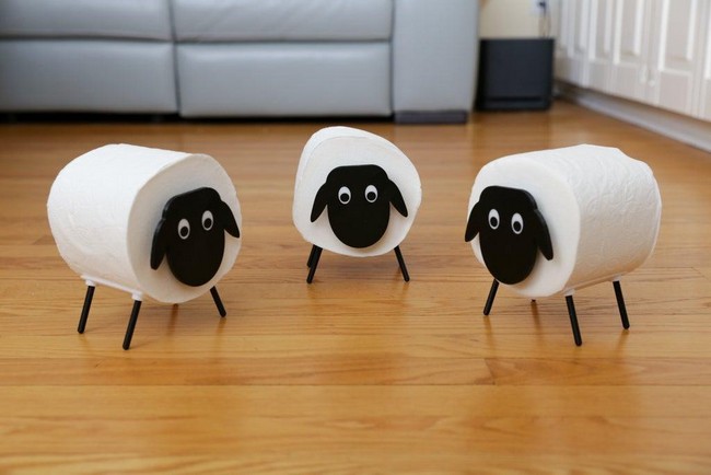 DIY Toilet Paper Sheep