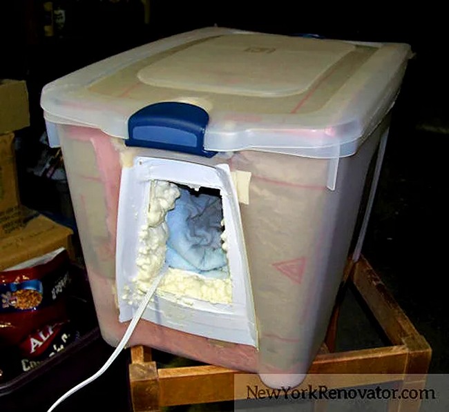 DIY Insulated Outdoor Cat House