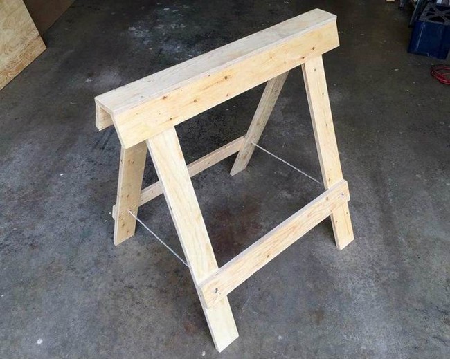 Folding Plywood Sawhorse