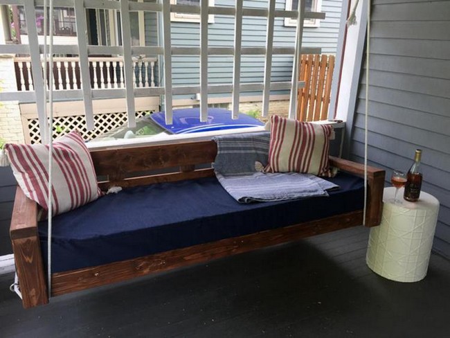 25 DIY Daybed Plans For Indoor And Outdoor - DIYnCrafty