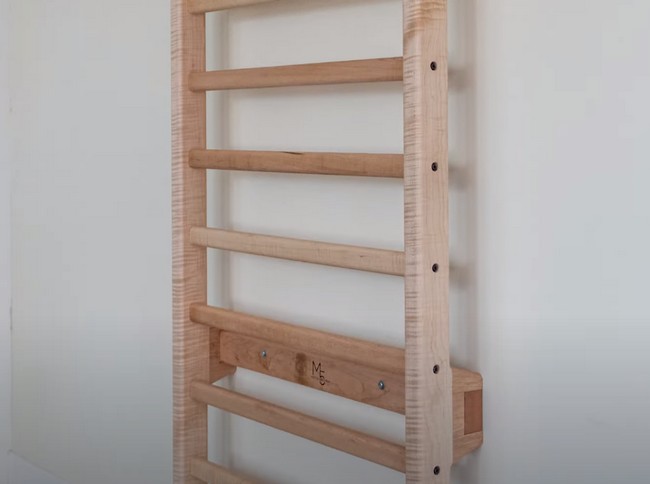 DIY Swedish Ladder Stall Bar