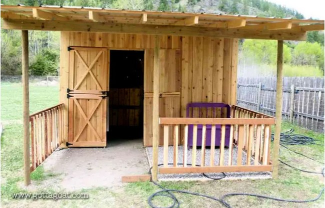 Building The Goat Barn