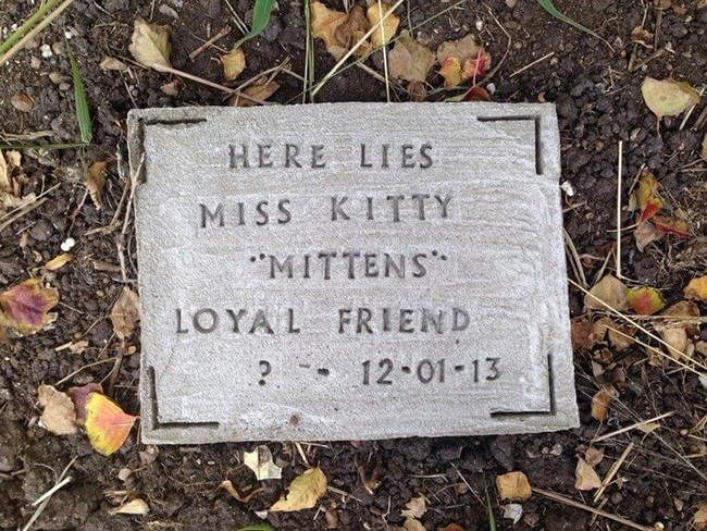 DIY Pet Tombstone